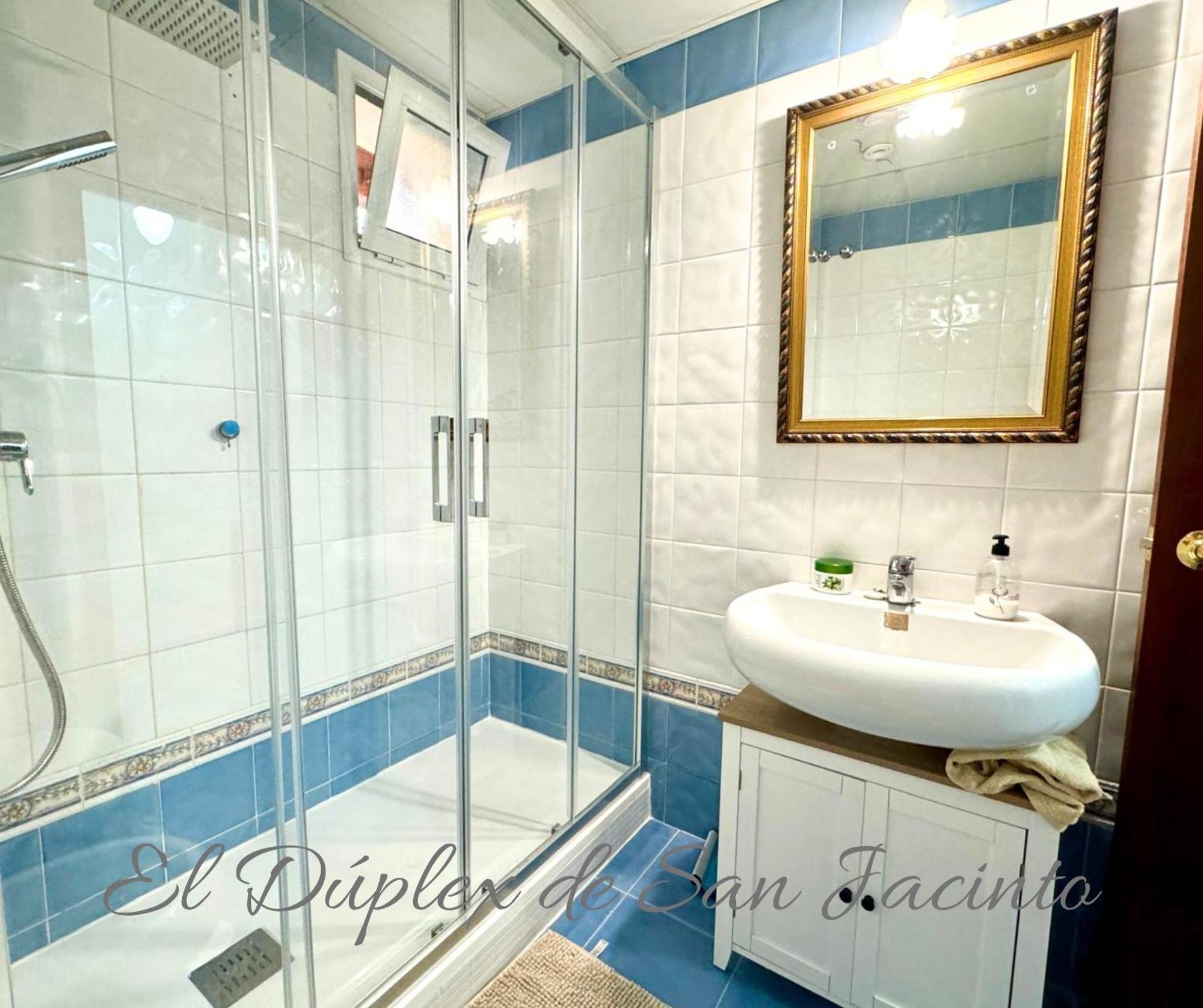 El Duplex De San Jacinto Appartement Sevilla Buitenkant foto