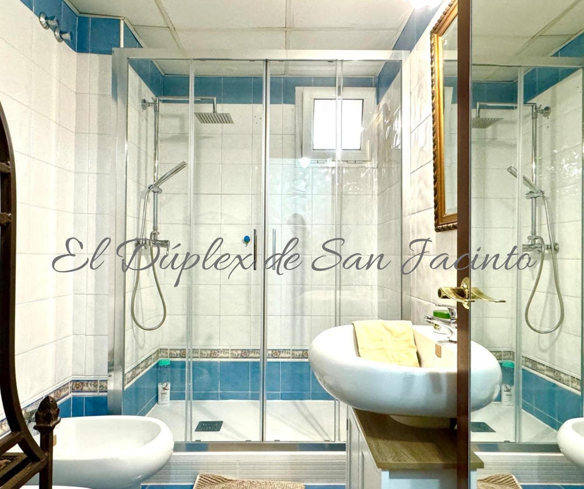 El Duplex De San Jacinto Appartement Sevilla Buitenkant foto
